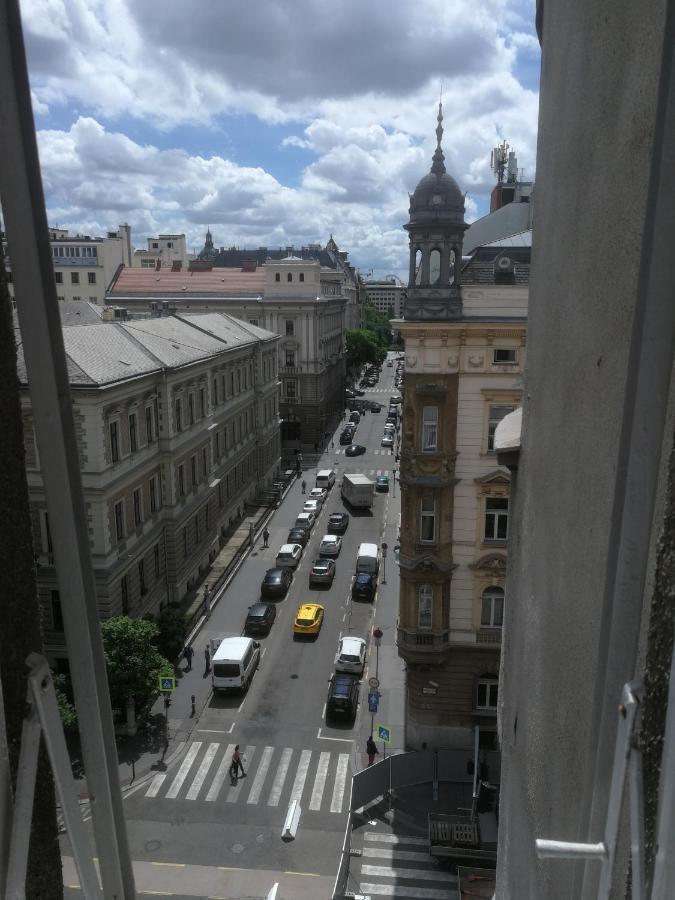Next Door Apartment Будапеща Екстериор снимка