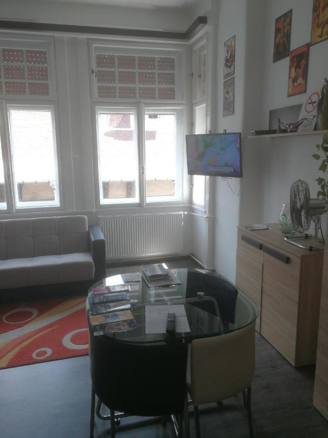 Next Door Apartment Будапеща Екстериор снимка