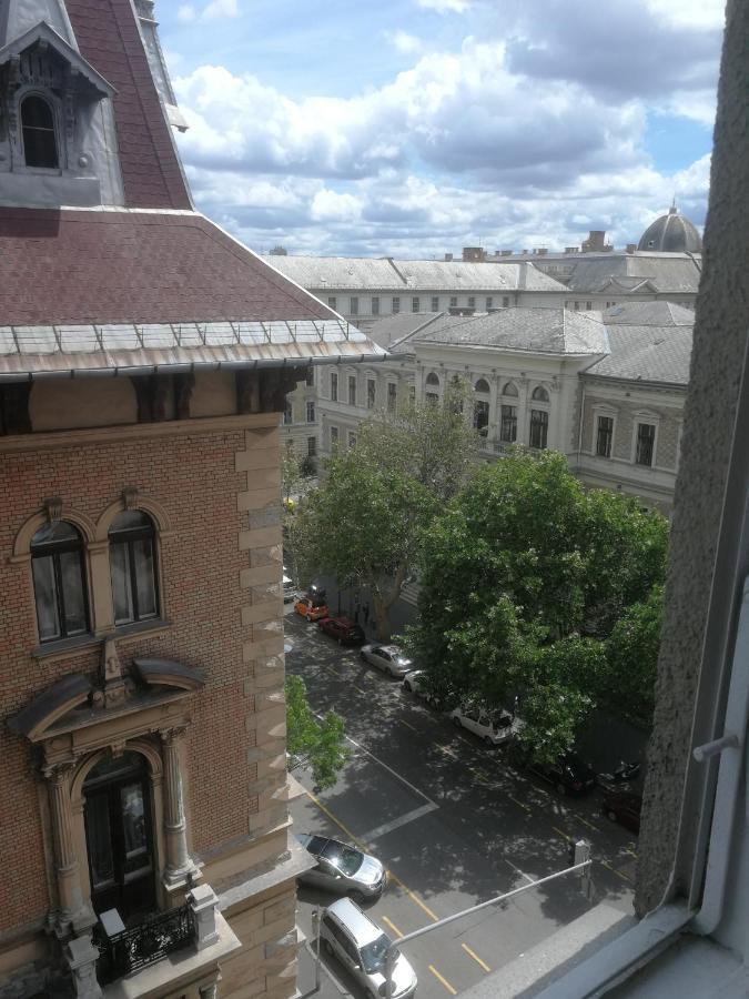 Next Door Apartment Будапеща Екстериор снимка