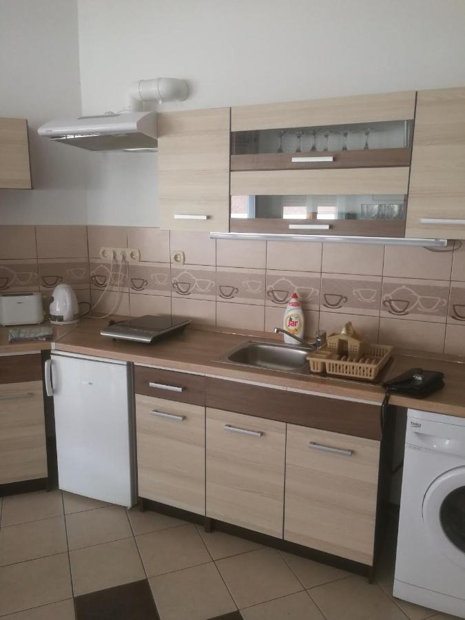 Next Door Apartment Будапеща Екстериор снимка